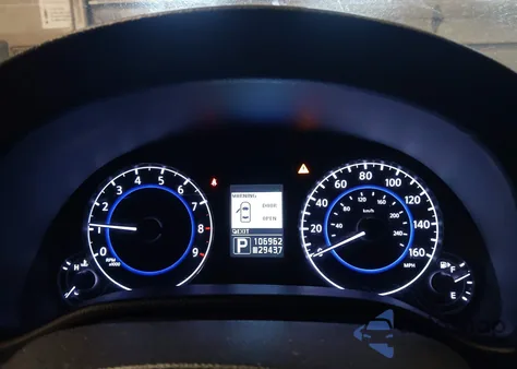 2015 Infiniti Q40 z USA, uszkodzony, nr VIN JN1CV6AR9FM650996